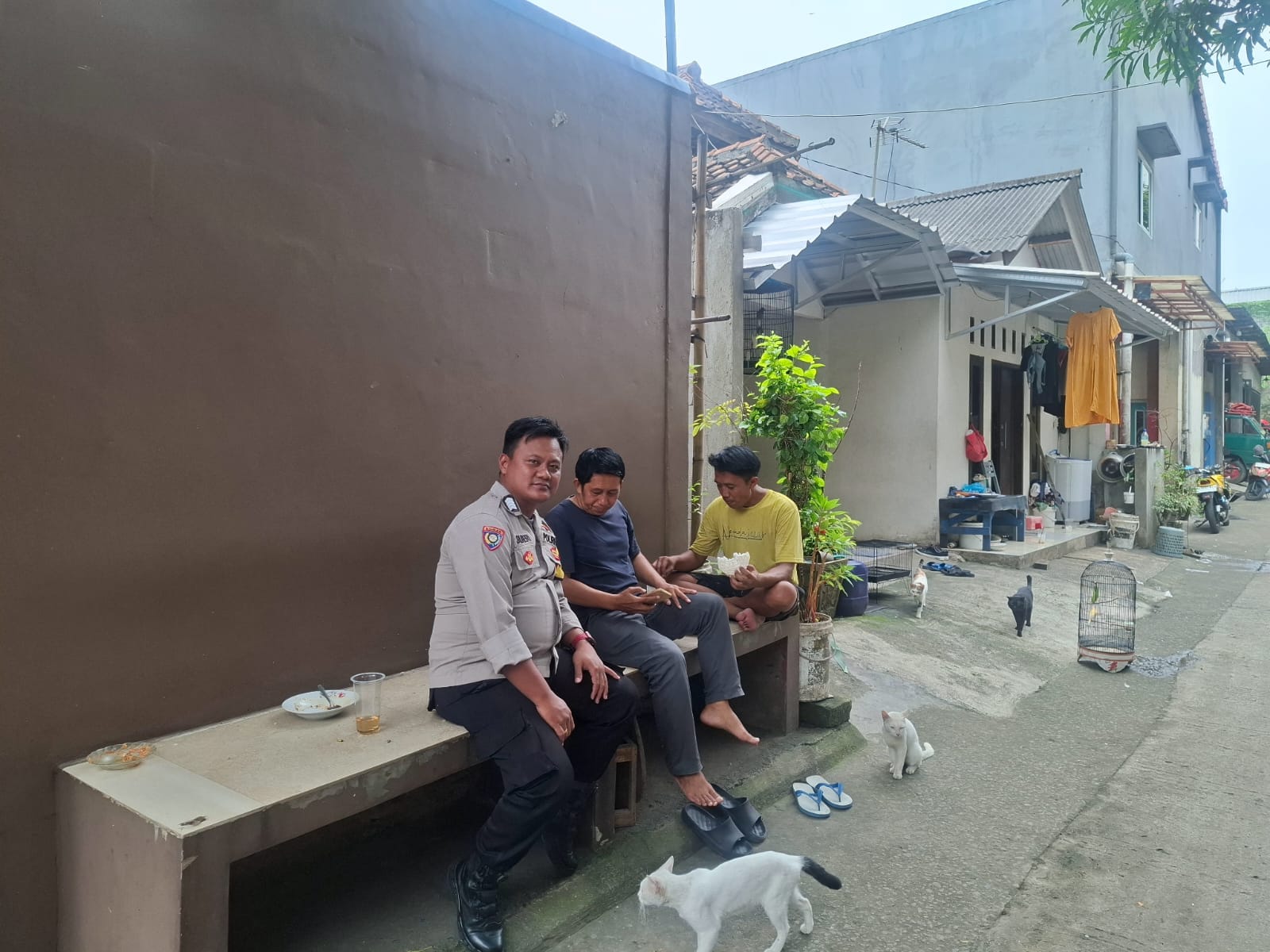 Polsek Cikupa Laksanakan Program Kapolda Banten “Poliran”, Dorong Warga Talaga Bangkit dari Pengangguran Polsek Cikupa Laksanakan Program Kapolda Banten “Poliran”, Dorong Warga Talaga Bangkit dari Pengangguran