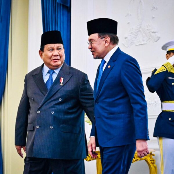 Prabowo Sambut PM Anwar, RI-Malaysia Sepakati Kerja Sama Strategis