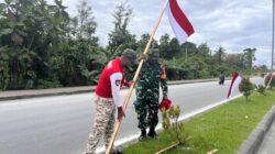 Sambut Bulan Kemerdekaan, Kodim 1710/Mimika Pasang Bendera Merah Putih Di Sepanjang Jalan