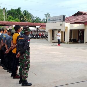 Wujud Sinergi TNI Bersama Instansi Pemerintah Dan Warga Dalam Kegiatan Gotong Royong Wujud Sinergi TNI Bersama Instansi Pemerintah Dan Warga Dalam Kegiatan Gotong Royong