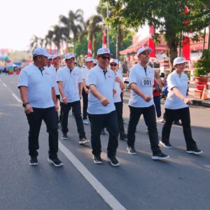 Rangkaian Kegiatan HUT RI Ke 80, Dandim 0808 Beserta Forkopimda Kota Blitar Semarakkan Lomba Baris Berbaris Antar Instansi Rangkaian Kegiatan HUT RI Ke 80, Dandim 0808 Beserta Forkopimda Kota Blitar Semarakkan Lomba Baris Berbaris Antar Instansi