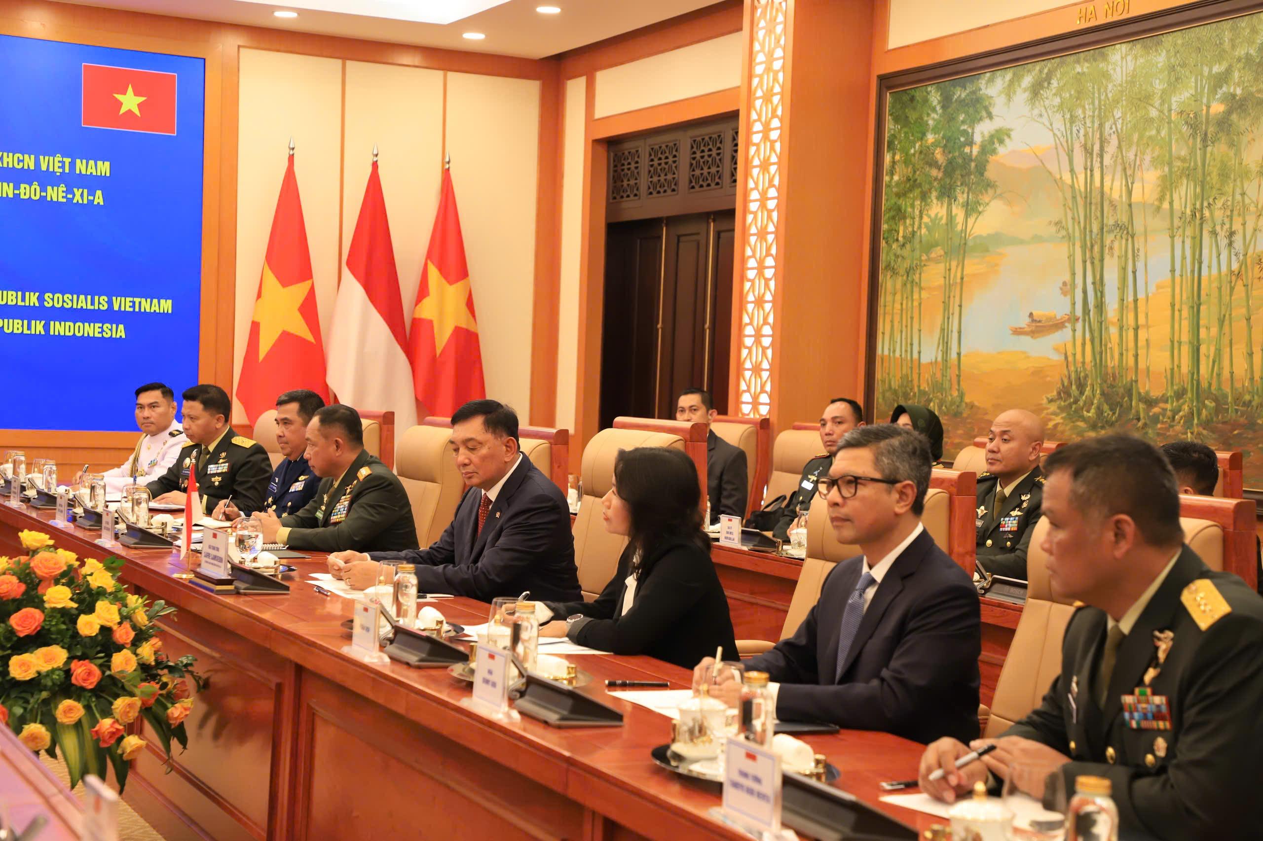 Panglima TNI dan Menhan RI Perkuat Kerja Sama Pertahanan Dengan Vietnam