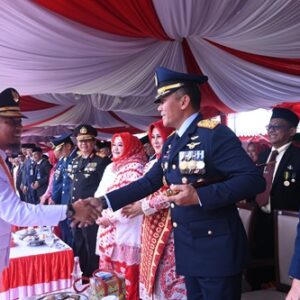 Komandan Lanud Sultan Hasanuddin Hadiri Upacara Peringatan HUT Ke-80 Kemerdekaan RI Komandan Lanud Sultan Hasanuddin Hadiri Upacara Peringatan HUT Ke-80 Kemerdekaan RI
