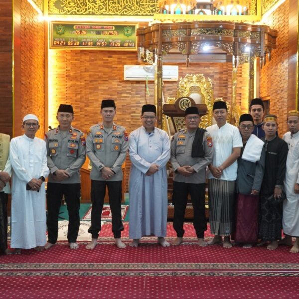 Kapolres Probolinggo Kota Sampaikan Bahaya Narkoba dan Judol Saat Kultum Subuh