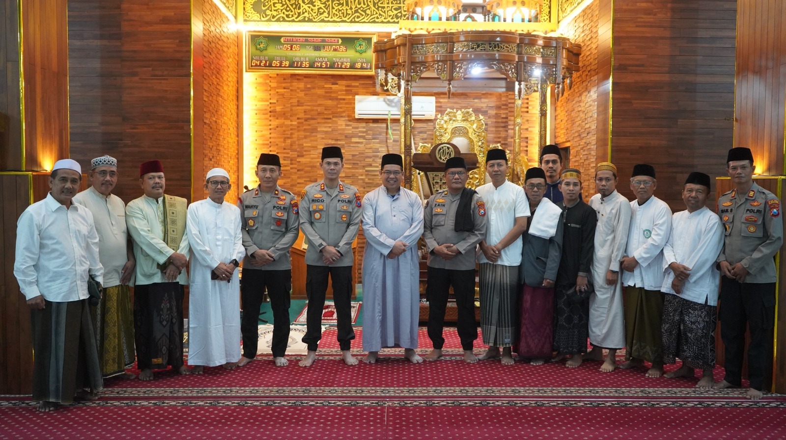Kapolres Probolinggo Kota Sampaikan Bahaya Narkoba dan Judol Saat Kultum Subuh