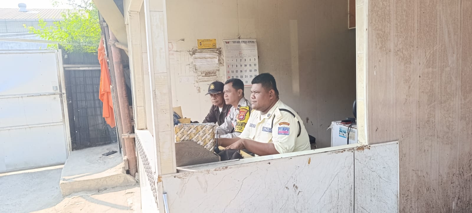 Bhabinkamtibmas Desa Pasir Jaya Sambangi PT. Kang Bang, Jalin Silaturahmi dan Sampaikan Himbauan Kamtibmas