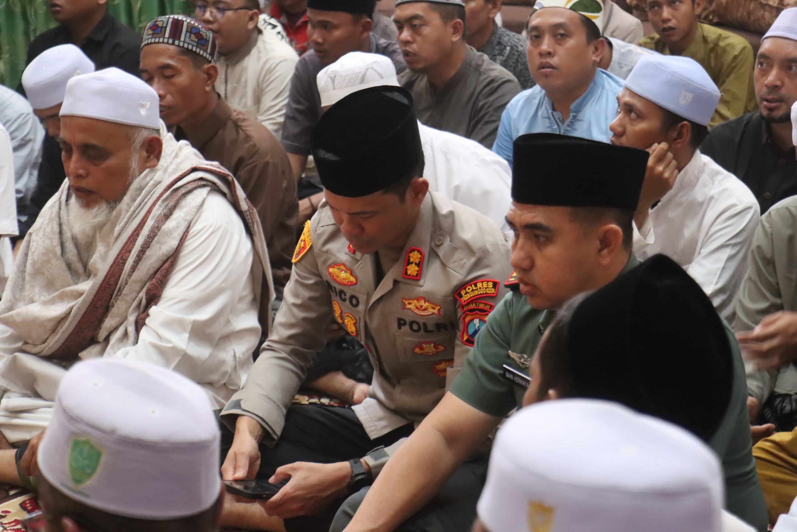 Sayyid Abdul Qodir Dimakamkan, Kapolres Kota Probolinggo Sampaikan Duka Mendalam