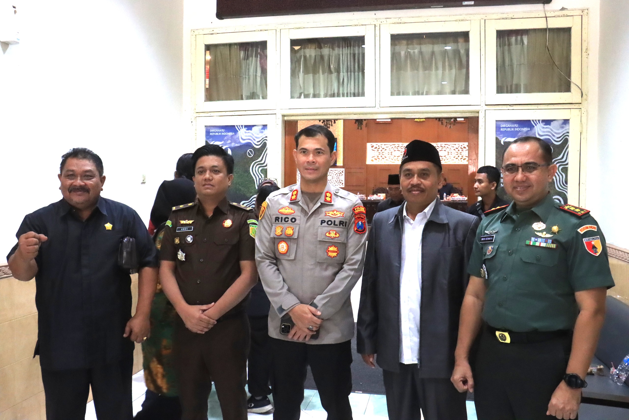 Dandim 0820 dan Forkopimda Hadiri Paripurna DPRD Kota Probolinggo 2025
