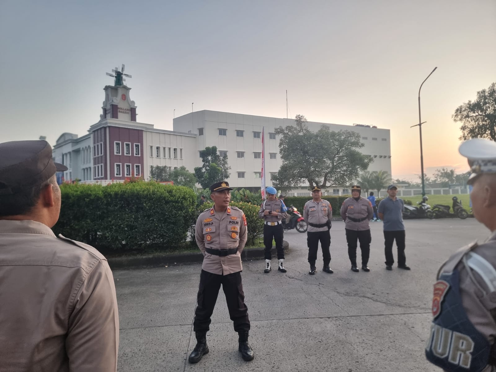 Polsek Cikupa Gelar Apel Konsolidasi Pengamanan Panwalk Banten III 2025 dalam Rangka HUT PAN ke-27