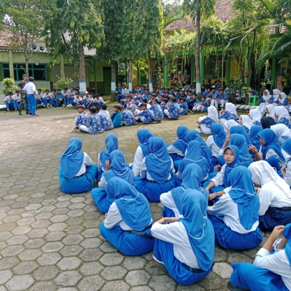 Bentuk Disiplin Siswa, Koramil Wonomerto Gelar Pelatihan PBB