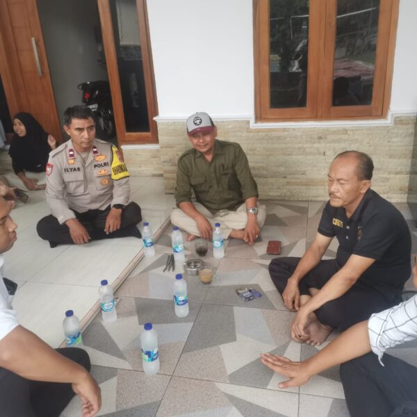 Bhabinkamtibmas Sukamulya Sambangi RW 11, Jalin Komunikasi dan Sosialisasi Layanan 110