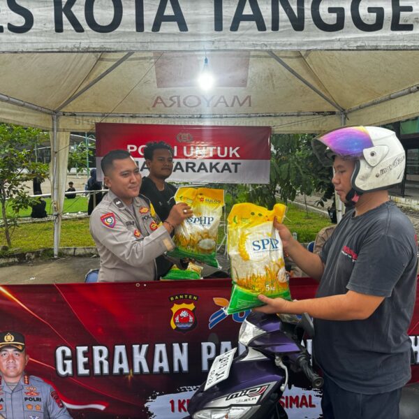 Polsek Balaraja Gelar Gerakan Pangan Murah Untuk Masyarakat di RTH Balaraja Desa Talagasari