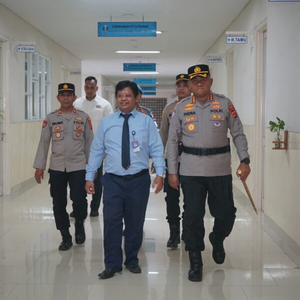 Jadi Pembina Upacara di SMAS Tarakanita, Kapolresta Tangerang Imbau Pelajar Jauhi Pelanggaran Hukum