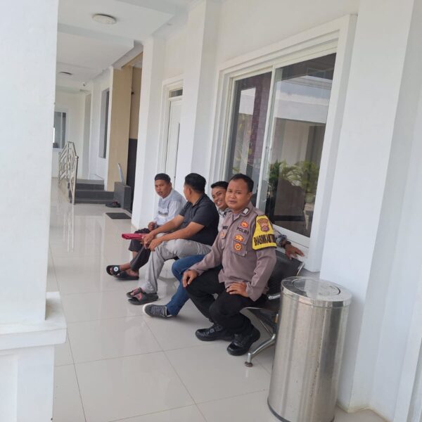Bhabinkamtibmas Desa Cikupa Sambang Ketua RT dan RW, Perkuat Sinergi Harkamtibmas
