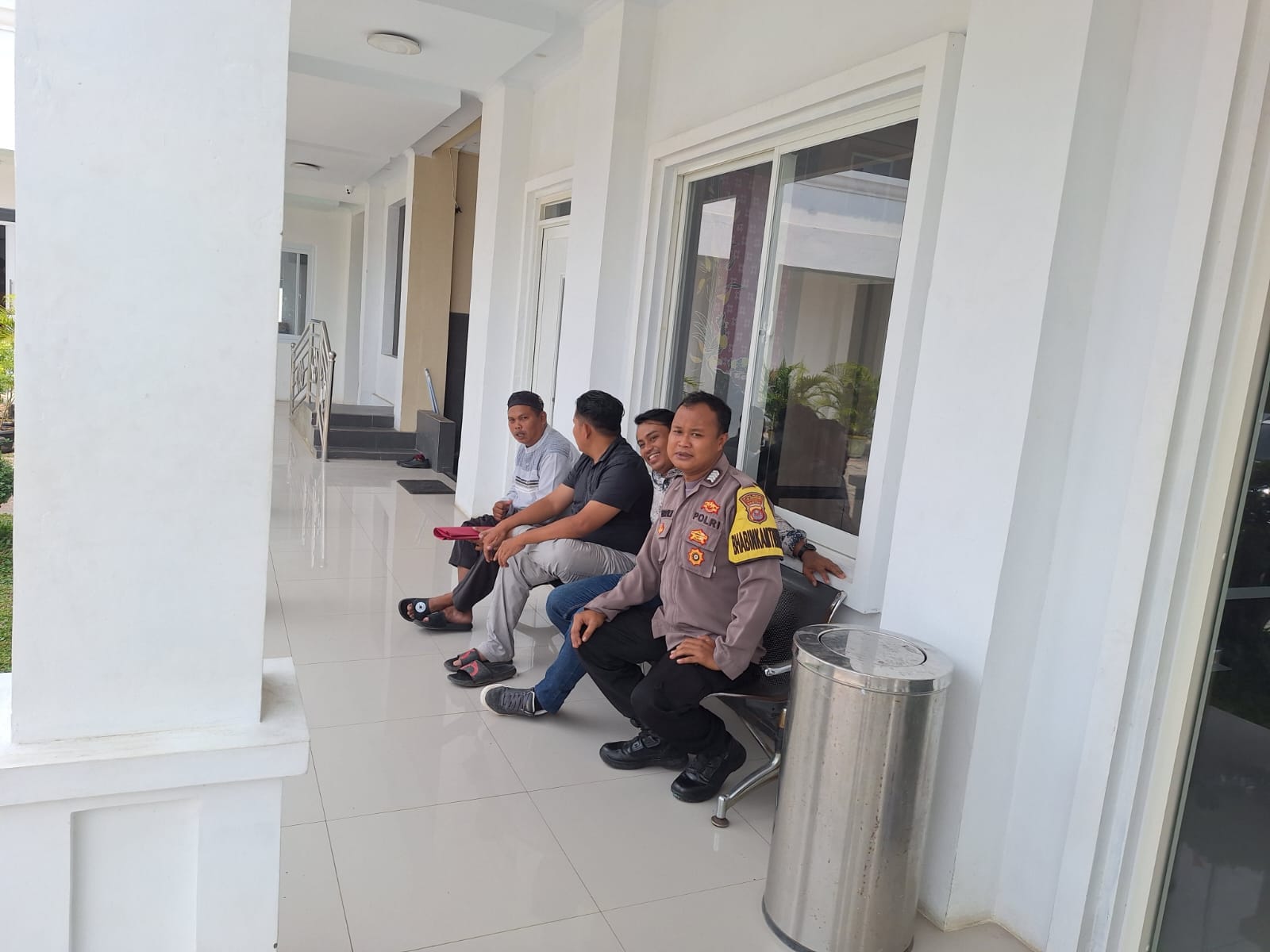 Bhabinkamtibmas Desa Cikupa Sambang Ketua RT dan RW, Perkuat Sinergi Harkamtibmas Bhabinkamtibmas Desa Cikupa Sambang Ketua RT dan RW, Perkuat Sinergi Harkamtibmas