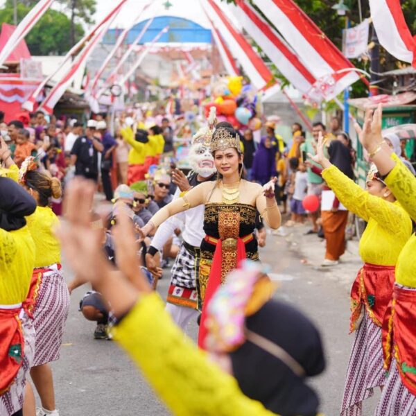 Meriah! Karnaval Budaya Jati Pukau Warga di Peringatan HUT RI