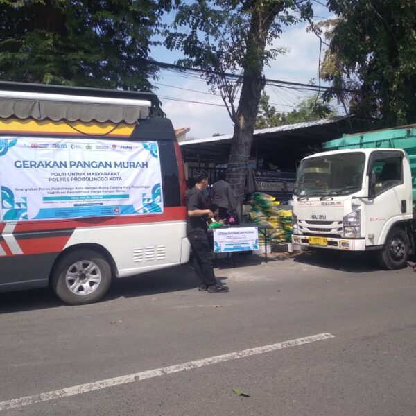 Beras SPHP Bulog Dijual Murah di Polres Probolinggo Kota