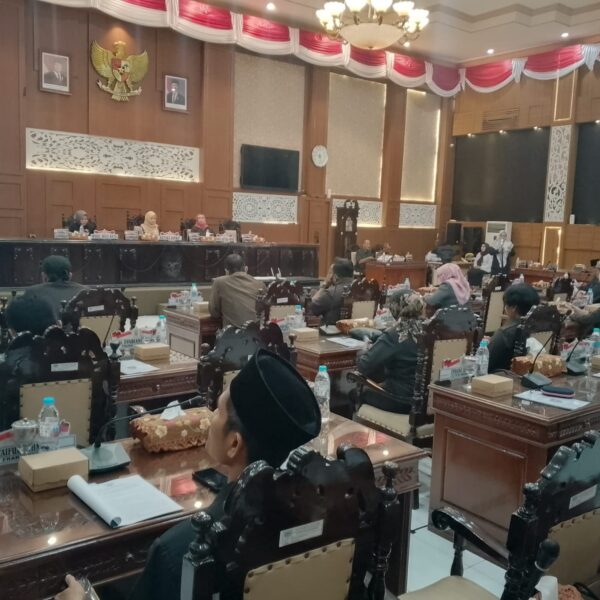 Kasdim Hadiri Rapat Paripurna DPRD Kota Bahas Tiga Raperda Strategis