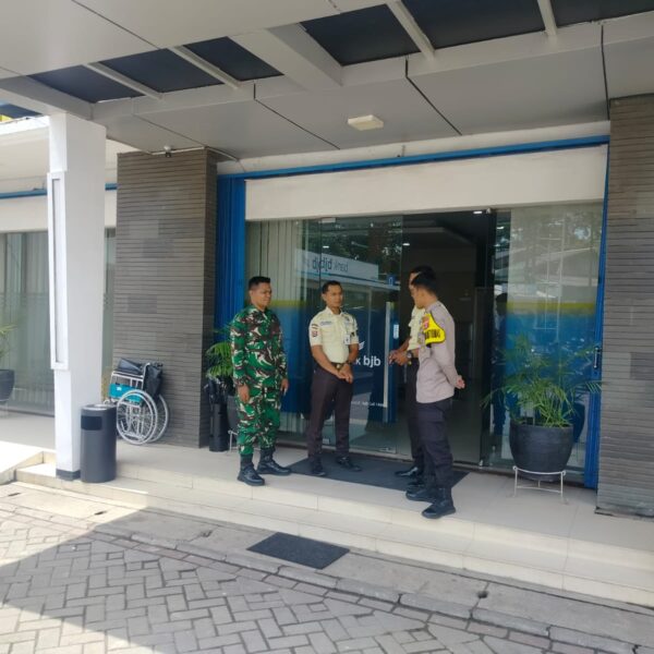 Polsek Cikupa Sambang Security Bank BJB Cibadak, Jalin Sinergi untuk Harkamtibmas