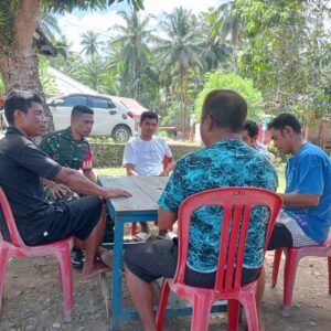 Babinsa Sambangi Warga, Serap Aspirasi dan Sampaikan Pesan Kamtibmas Babinsa Sambangi Warga, Serap Aspirasi dan Sampaikan Pesan Kamtibmas
