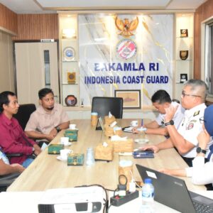 Bakamla RI - Korea Coast Guard Selamatkan 8 ABK WNI dari Dugaan TPPO di Korsel Bakamla RI – Korea Coast Guard Selamatkan 8 ABK WNI dari Dugaan TPPO di Korsel