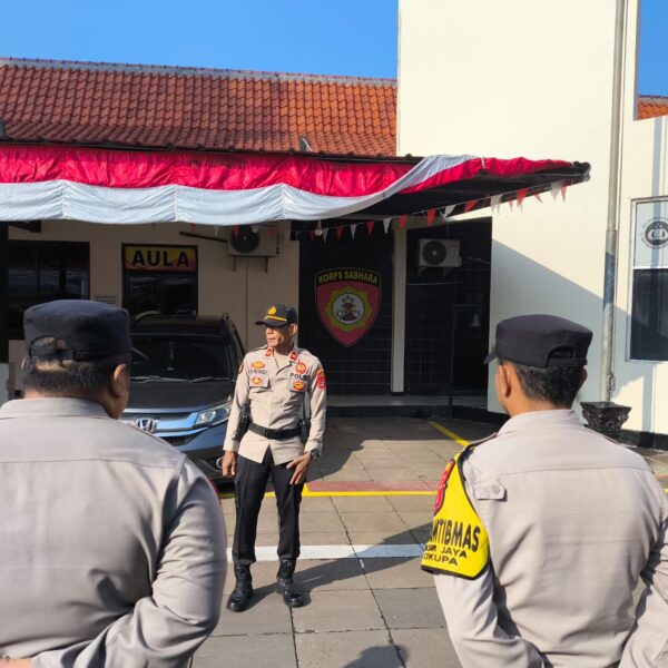 IPTU Slamet Riyadi Pimpin Apel Pagi, Tekankan Kedisiplinan dan Tanggung Jawab