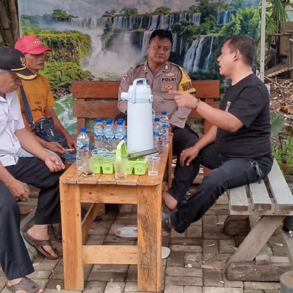 Bripka Suheri Jalin Silaturahmi dan Edukasi Warga Desa Talaga