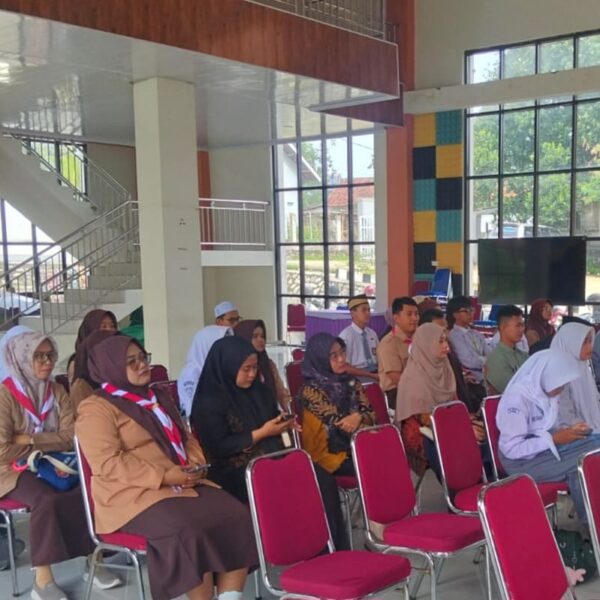 Bhabinkamtibmas Polsek Cikupa Jadi Dewan Juri Lomba Pidato Wawasan Kebangsaan Tingkat Kecamatan