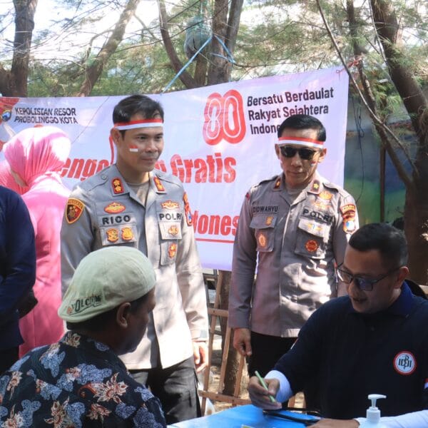 Kapolres Probolinggo Kota Tebar Semangat HUT RI di Pulau Gili