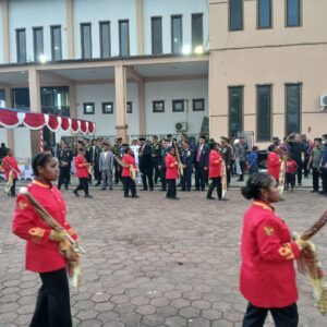 Personel Kodim 1710/Mimika Ikut Taptu dan Pawai Obor Peringatan HUT Ke-80 Kemerdekaan RI Personel Kodim 1710/Mimika Ikut Taptu dan Pawai Obor Peringatan HUT Ke-80 Kemerdekaan RI