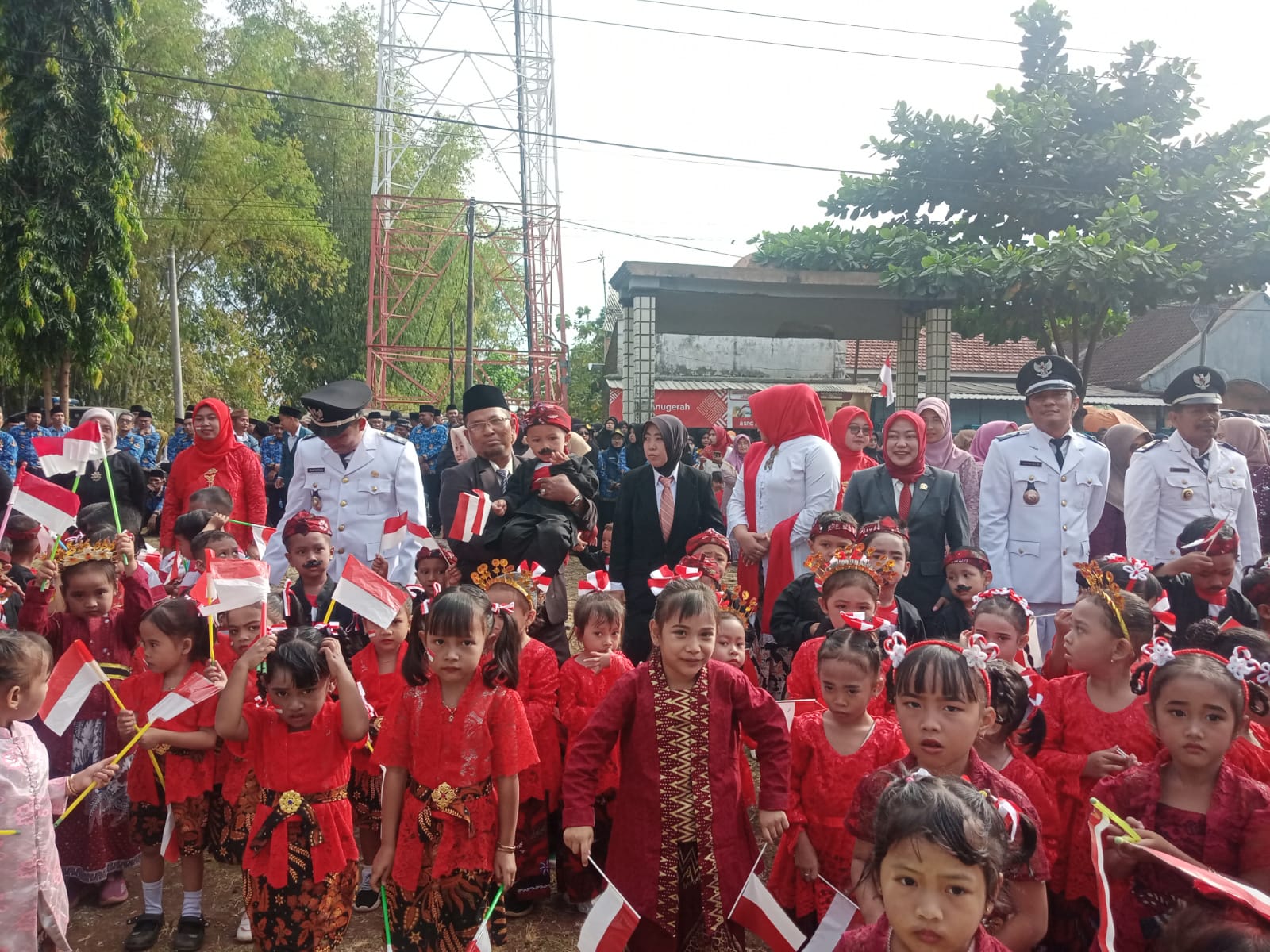 Upacara HUT RI ke-80 Kuripan Dimeriahkan Tari Anak Indonesia Hebat Upacara HUT RI ke-80 Kuripan Dimeriahkan Tari Anak Indonesia Hebat