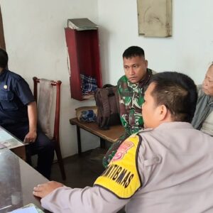Bripka Reza Fajar A Sambang Warga Bojong, Sampaikan Edukasi Kamtibmas Bripka Reza Fajar A Sambang Warga Bojong, Sampaikan Edukasi Kamtibmas