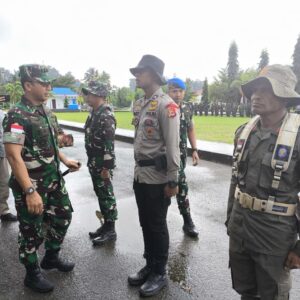 Penutupan TMMD ke-125 di Buru Selatan, Pulau Buru Penutupan TMMD ke-125 di Buru Selatan, Pulau Buru