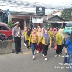 Polsek Cikupa Gelar PECAK Sore, Ciptakan Kamseltibcar Lantas di Pertigaan Columbus Polsek Cikupa Gelar PECAK Sore, Ciptakan Kamseltibcar Lantas di Pertigaan Columbus