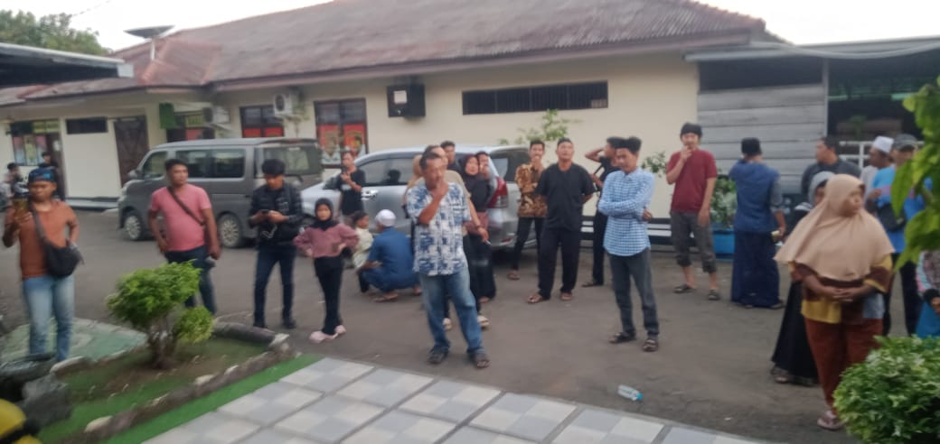 Keluarga Puput Datangi Mapolres Indramayu Tuntut Kasus Segera Tuntas