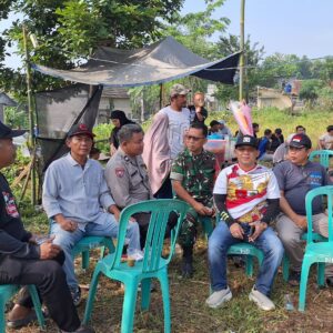 Bhabinkamtibmas dan Babinsa Laksanakan Kegiatan DDS di Desa Pematang, Jalin Komunikasi dengan Tokoh Masyarakat Bhabinkamtibmas dan Babinsa Laksanakan Kegiatan DDS di Desa Pematang, Jalin Komunikasi dengan Tokoh Masyarakat