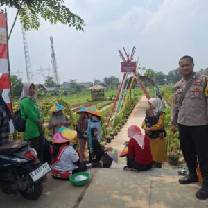 Polsek Cikupa dan PKK Gelar Kerja Bakti Sambut Binwil Polsek Cikupa dan PKK Gelar Kerja Bakti Sambut Binwil