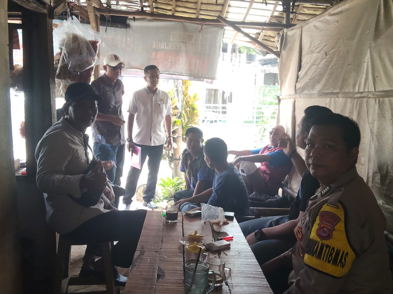 Bhabinkamtibmas Polsek Cikupa Sambang Warga Desa Bojong, Ajak Jaga Kamtibmas Bhabinkamtibmas Polsek Cikupa Sambang Warga Desa Bojong, Ajak Jaga Kamtibmas