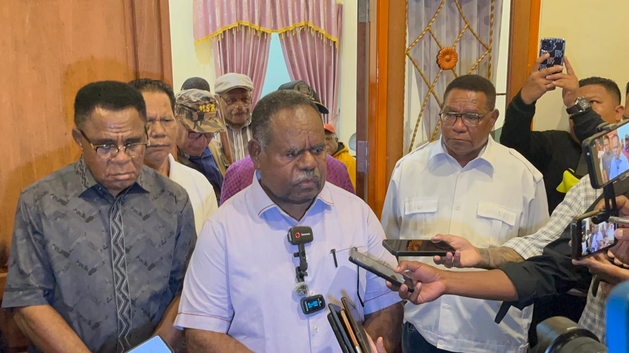 Gubernur Elisa Kambu Tegaskan Proses Hukum dan Damai di Tengah Kerusuhan Sorong