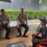 Perkuat Kemitraan, Bhabinkamtibmas Polsek Cibeber Rutin Sambangi Warga Perkuat Kemitraan, Bhabinkamtibmas Polsek Cibeber Rutin Sambangi Warga