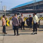 Personel Samapta KSKP Merak Polres Cilegon Gencarkan Patroli Dialogis di Kawasan Pelabuhan Personel Samapta KSKP Merak Polres Cilegon Gencarkan Patroli Dialogis di Kawasan Pelabuhan
