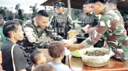 Satgas Yonif 126/KC Berbagi Berkah di Inggembit : Makan Bergizi dan Pemeriksaan Kesehatan Gratis
