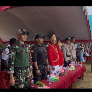 Prajurit dan Warga Bergembira di Karnaval Merah Putih Perbatasan Prajurit dan Warga Bergembira di Karnaval Merah Putih Perbatasan