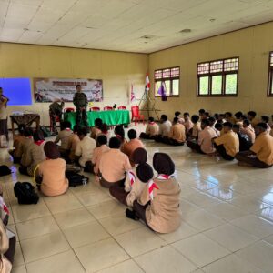 Satgas Yonif 312/KH Pos Kalimaro Beri Edukasi P3K kepada Siswa Baru SMKN 8 Merauke Satgas Yonif 312/KH Pos Kalimaro Beri Edukasi P3K kepada Siswa Baru SMKN 8 Merauke