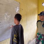 TNI Tanamkan Wawasan Kebangsaan dan Asah Kemampuan Berhitung di SMP Krounjendit Mindiptana TNI Tanamkan Wawasan Kebangsaan dan Asah Kemampuan Berhitung di SMP Krounjendit Mindiptana