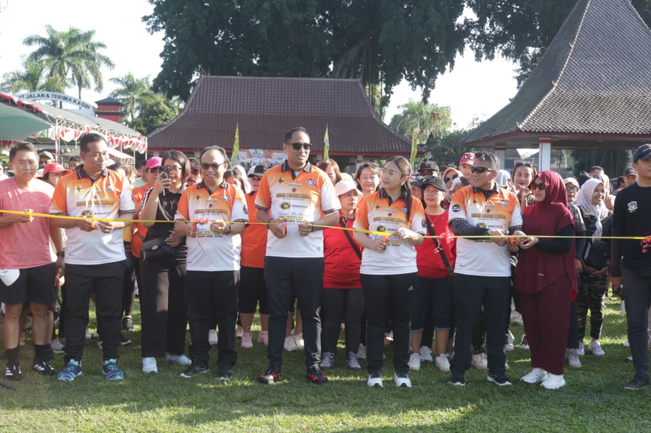 Walkathon Little Angel School Meriahkan Peringatan Haornas 2025 Di Blitar