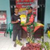Optimalkan Gerakan Pangan Murah, Babinsa Tepas Hadir Salurkan Beras SPHP Untuk Masyarakat Optimalkan Gerakan Pangan Murah, Babinsa Tepas Hadir Salurkan Beras SPHP Untuk Masyarakat