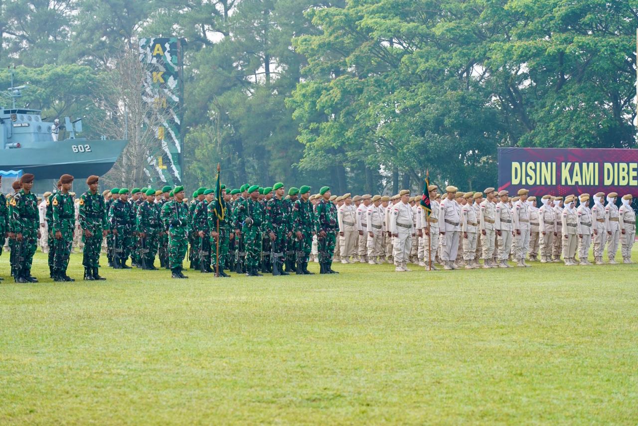 Inspektur Akmil Pimpin Upacara Bendera Awal September