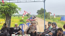Wujudkan Ketahanan Pangan, Danramil 1008-06 Pugaan Dampingi Petani pada Panen Raya Serentak