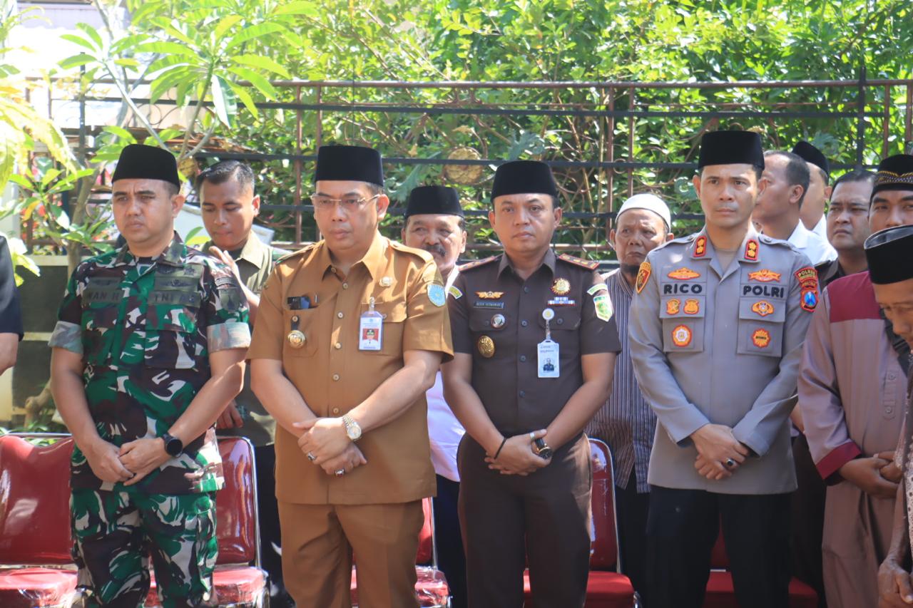 Suasana Duka di Ketapang Kota Probolinggo, Kapolres dan Forkopimda Hantarkan Bela Sungkawa untuk H.M. Buchori